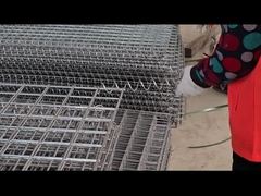 Taller de montaje de barreras defensivas