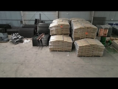 Comenzaron a ensamblarse nuevas barreras defensivas.