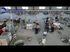 La vista aérea te lleva a ver la fábrica de alambre de afeitar.