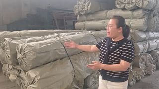 Exhibición y embalaje de productos en rollo de malla de gaviones.
