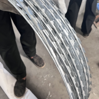 BTO-22 alambre de afeitar para malla a prueba de explosión contenedores de gabión anti-impacto galvanizado sumergido en caliente barreras defensivas