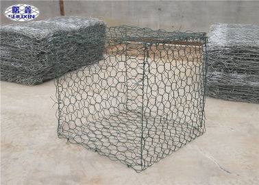 Las jaulas revestidas plásticas de la pared de Gabion/la roca hexagonal llenaron las jaulas de Gabion