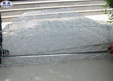 El Pvc cubrió la malla de alambre hexagonal galvanizada del muro de contención de la pared de 2m m Gabion