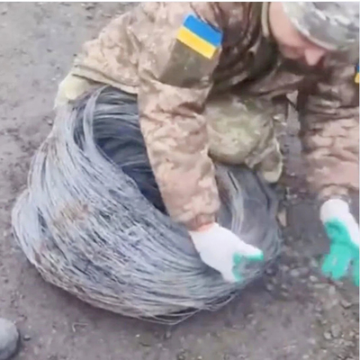 Barrera de tanque de acero galvanizado Redes de tanque de heridas Rutas de tanque de tejido plano malla de alambre de acero al carbono personalizado Rusia