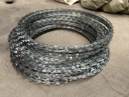 BTO-22 Barrera de seguridad de alambre de púas galvanizado sumergido en caliente