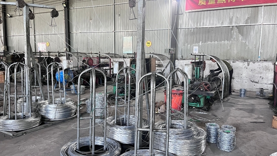 Cables de púas de alta calidad 0.5 mm-5.0 mm Cables de púas galvanizados B-12 Protección de cables de púas galvanizados