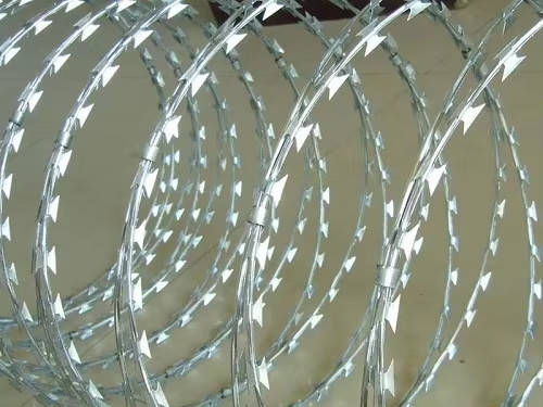 Cables de púas de alta calidad 0.5 mm-5.0 mm Cables de púas galvanizados B-12 Protección de cables de púas galvanizados