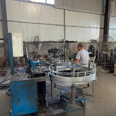 BTO-22 alambre de afeitar para malla a prueba de explosión contenedores de gabión anti-impacto galvanizado sumergido en caliente barreras defensivas