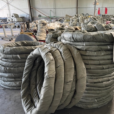 Venta al por mayor de BTO-10 de alambre de púas de afeitar rodillos de alta tracción para recintos seguros de alambre de cerco panel