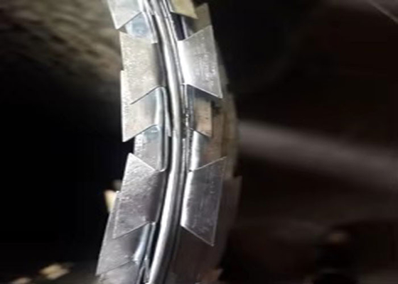 Excelente barrera de despliegue de seguridad de alambre de púas de Concertina