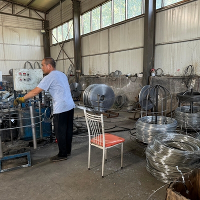 Cercas de seguridad galvanizadas Concertina Precio Antiascensión Cuchilla alambre de púas Prisión Razor alambre de púas
