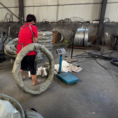 Tipo de afeitar cruzado y material de alambre de hierro Anti-herrumbre hoja de afeitar de alambre de púas para la venta