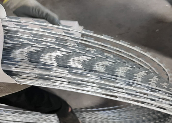 Espiral línea recta y tipo cruzado de alambre de púas de afeitar disponible BTO-12