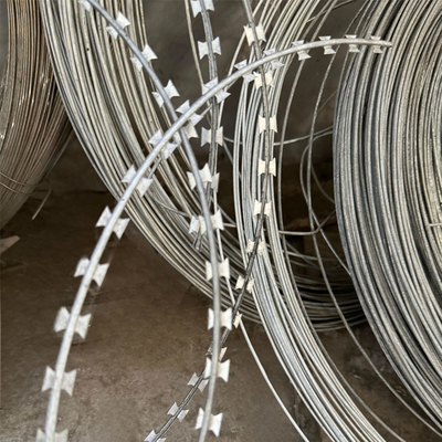 2.5mm Diámetro galvanizado Razor Barbed alambre de púas Valla de seguridad de acero soldado malla con púas