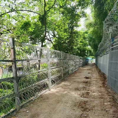 Envasado en caliente cercas de seguridad galvanizadas Razor alambre de púas alambre de acero alambre de púas bobinas