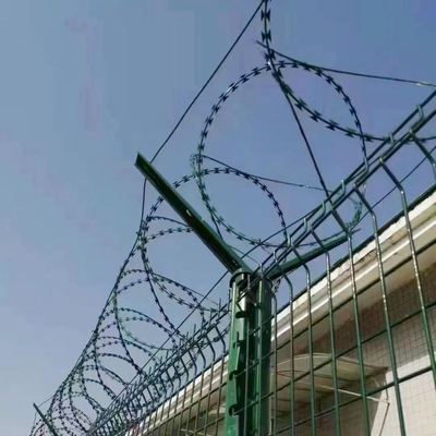 Fábrica CBT-65 Razor Coil Wire Galvanizado en caliente Rollo de cerca recubierto de PVC de bajo precio