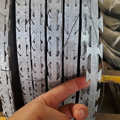Largo largo y ancho para mayor seguridad con alambre de púas de afeitar