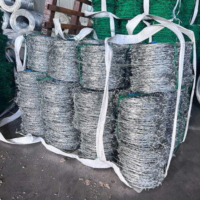 Fabrica de alambre de púas galvanizado sumergido en caliente para malla de seguridad cercas 12,5 calibre 18 calibre PVC revestido de hierro alambre de púas
