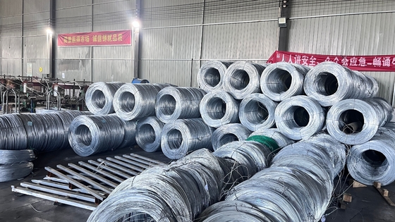 Fabrica de alambre de púas galvanizado sumergido en caliente para malla de seguridad cercas 12,5 calibre 18 calibre PVC revestido de hierro alambre de púas
