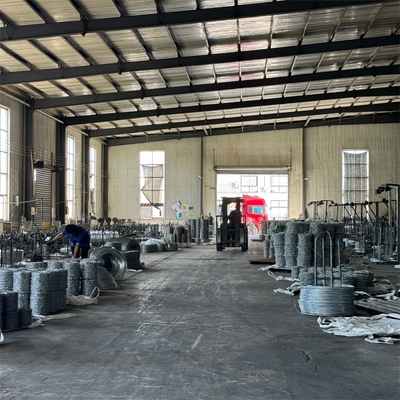 China fábrica de alta calidad proveedor vende alambre de púas galvanizado alambre de púas antirrobo a bajo precio