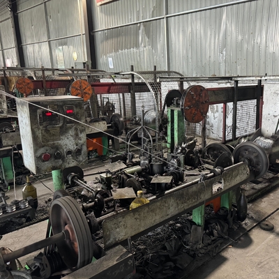 KN Venta caliente de alambre de púas de cercas