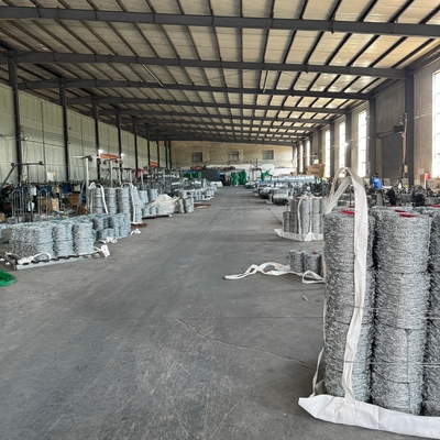 Fabrica de alambre de púas galvanizado sumergido en caliente para malla de seguridad cercas 12,5 calibre 18 calibre PVC revestido de hierro alambre de púas