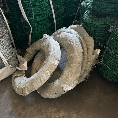 Fabricante de alta calidad Mercado de América del Sur Alambre de púas galvanizado doble retorcido