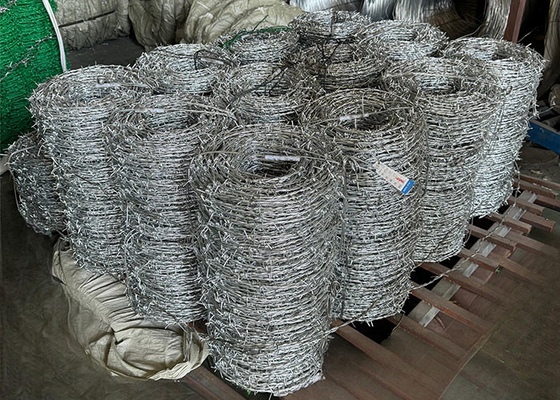Recinto de acero recubierto de zinc Recinto de seguridad de alambre de hierro alambre de púas Recinto agrícola
