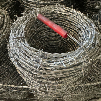 Espiral de alambre de púas de defensa de alambre de púas galvanizado de instalación de la cerca de seguridad