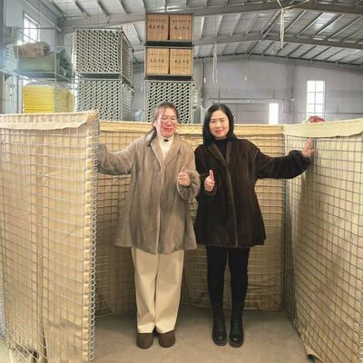Non Woven Geotextile Defensive Barrier with 3 Inch by 3 Inch Mesh Hole Size Providing Superior Flood and Military Defense
