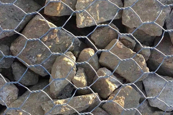 Agujero hexagonal de la cesta los 8*10cm de Gabion del control de inundaciones del río del arreglo para requisitos particulares