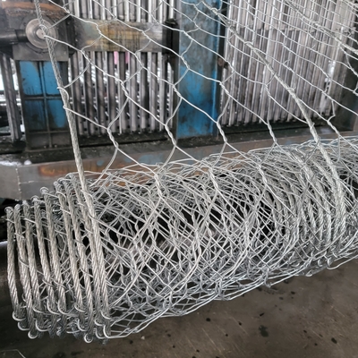 Sostenga una canasta de gabión con alambre galvanizado en caliente para resistir la corrosión