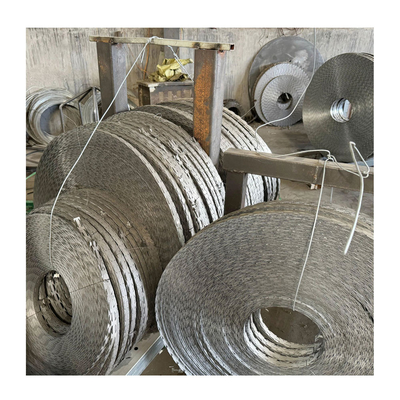 Fabricante de alambre de púas galvanizado de alta calidad de 2,5 mm de diámetro en China