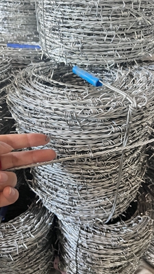 alambre de púas cercas de seguridad seguridad alambre de púas cuchilla alambre de púas alambres de púas galvanizados alambre de púas cercas de granja alambre de púas rodillos de alambre de púas para ganado