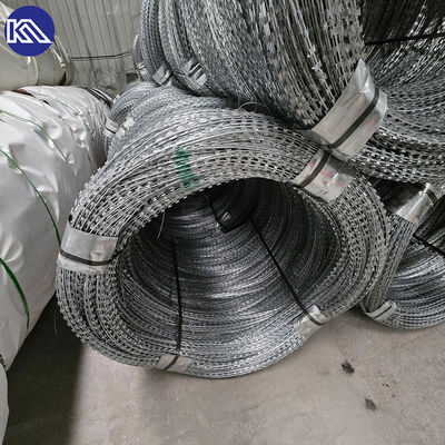 Granja de seguridad mejorada Anti-ascensión Carcel de jardín de alta calidad Protección de alambre de púas con navaja eléctrica