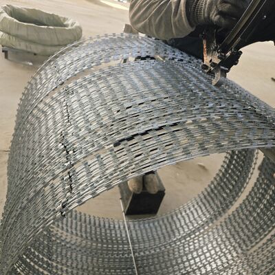 Alambre de púas cruzado galvanizado en caliente BTO-22 para cercas de alta seguridad