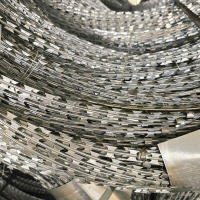 Proveedor de alambre de púas de púas de alta seguridad en China Alambre de púas de púas para soluciones de seguridad en entornos hostiles