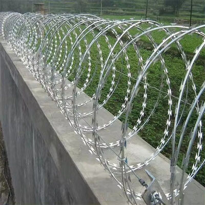 Valla de alambre de púas galvanizado de 450 mm para exteriores