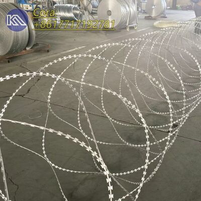 Valla de protección fronteriza galvanizada con alambre de púas BTO 22