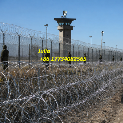 Solución de cercas de acero galvanizado de alambre de púas de alta seguridad con clips dedicados y excelente capacidad de defensa