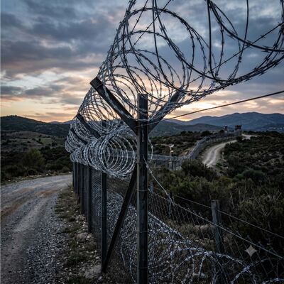 Bobinas de alambre de púas con cinta de afeitar de alta seguridad para protección de vallas de aeropuertos y paredes fronterizas