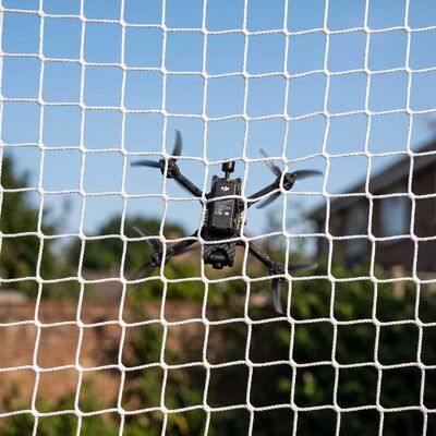 Red antidrones – Red de defensa para drones de poliéster blanco sin nudos (malla de 50 x 50 mm, cordón de 3 mm)