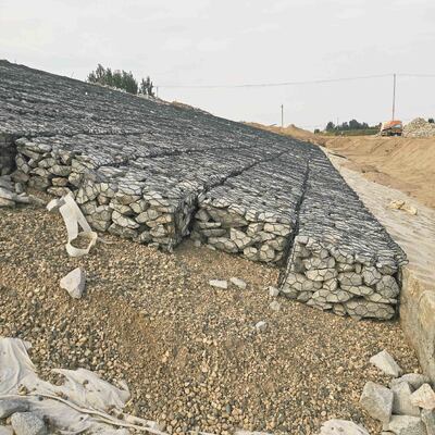 Malla de gaviones tejida hexagonal | Jaulas de roca galvanizadas y recubiertas de PVC para muros de contención