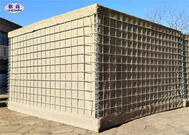 Arena y barreras militares llenadas tierra de Hesco plegables para la protección hecha en casa