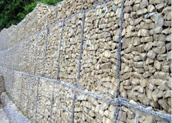 El Pvc cubrió la red llenada piedra hexagonal de la protección de Gabions Rockfall